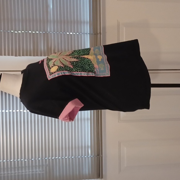 $4 Add-on Black & Pink Daytona Beach Tee - Size Medium - Picture 3 of 6